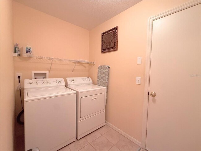 Building Photo - 5600 S Sparrow Hawk Ct