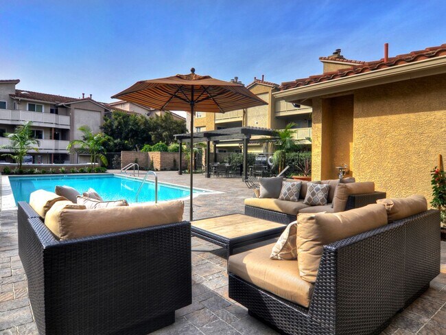 Building Photo - 2 Bedroom Dana Point Condo!