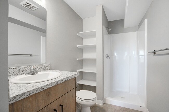 Building Photo - 2Bd/2Ba 2nd Story Apartment Unit - Available Now!