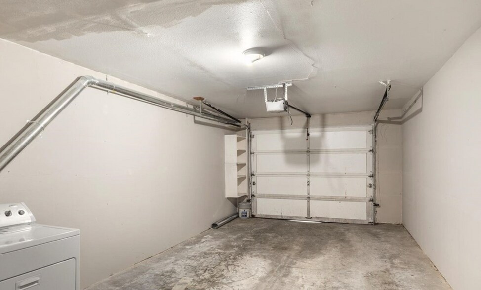 Building Photo - 17722 North Park Pl N