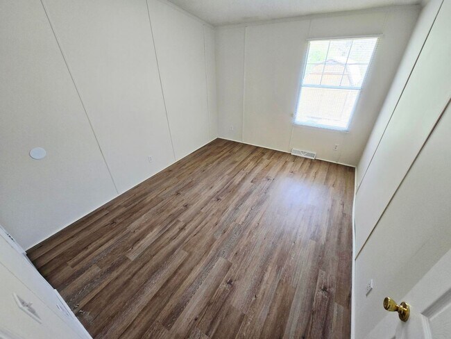 Building Photo - 3 Bed 2 Bath in quiet country setting! View this home TODAY!