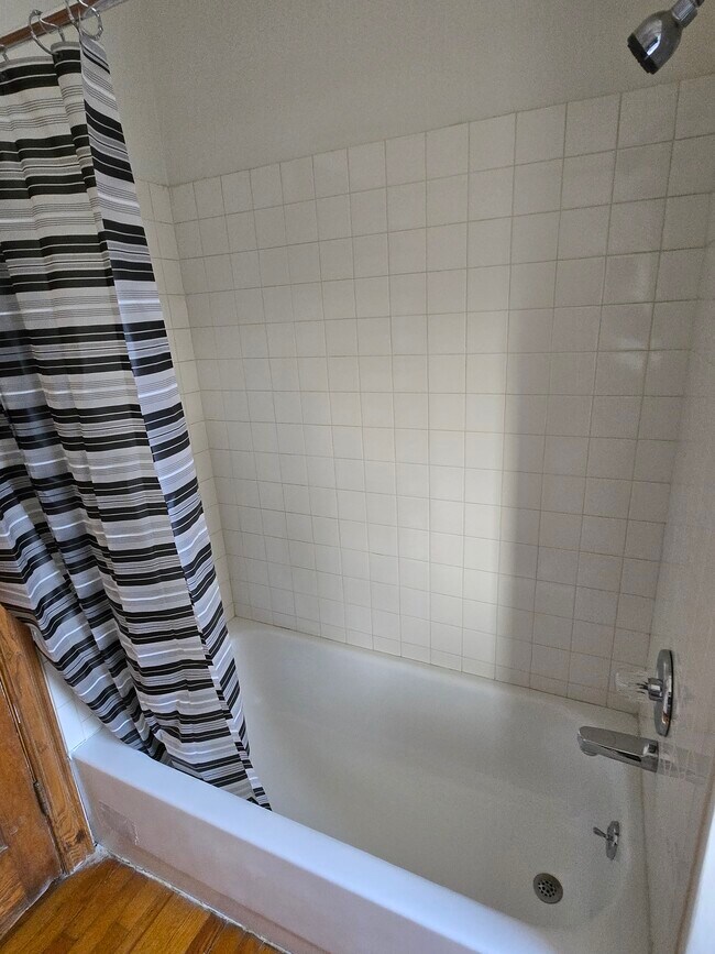 Building Photo - 4235 Trumbull