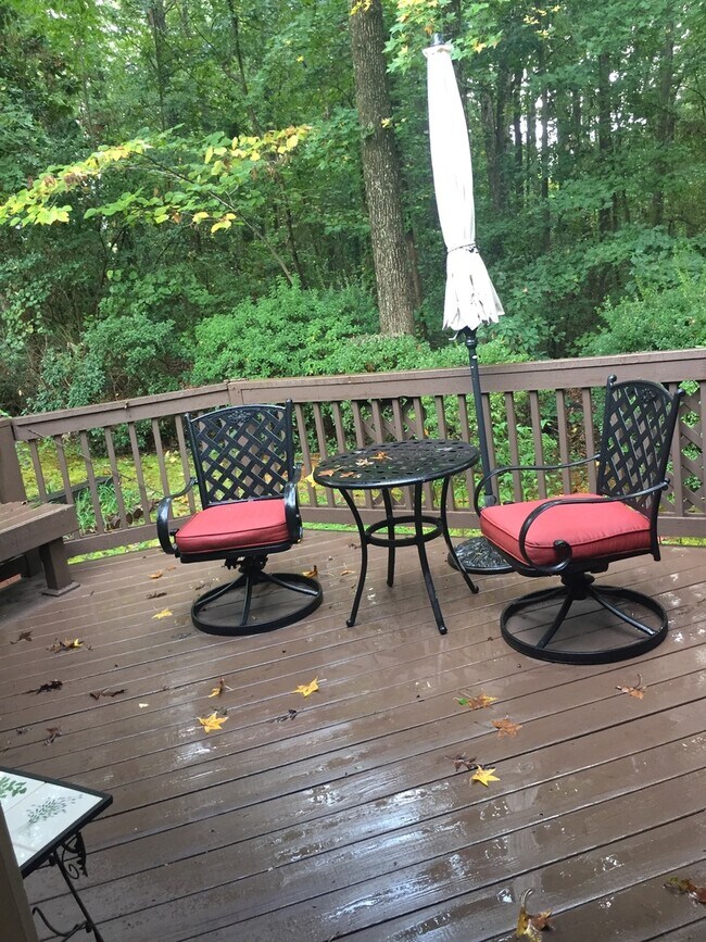 Building Photo - Greenville - 2BR, 1BA, 1000SF