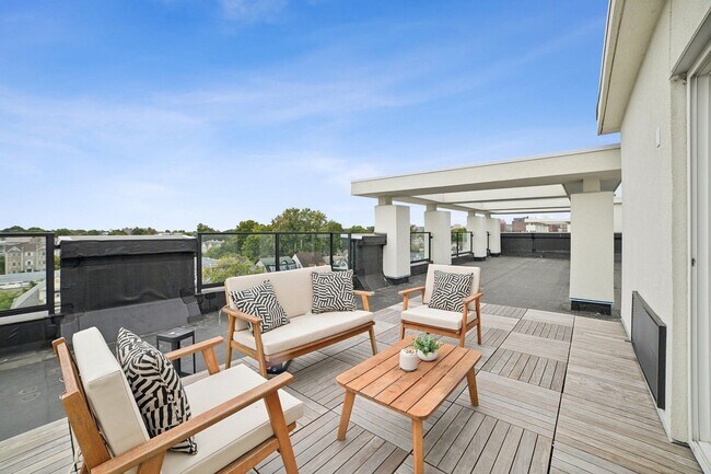 Building Photo - 45 S Grove St