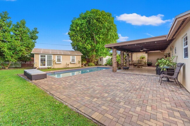 Building Photo - 3605 SW 122nd Pl