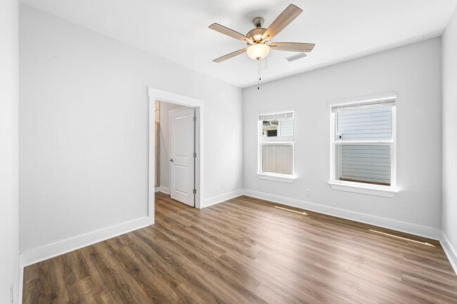 Building Photo - 147 Bradford Ct