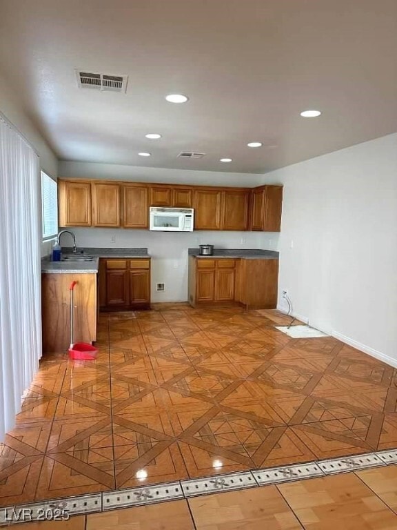 Building Photo - 5607 W Dewey Dr