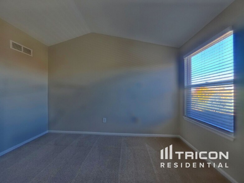 Building Photo - 6765 Lionshead Pkwy