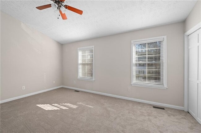 Building Photo - 410 Wedgewood Way