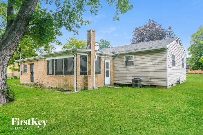 Building Photo - 5730 Laurel Hall Dr