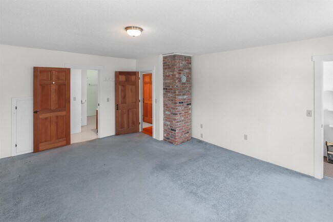 Building Photo - 55 Smith Bridge Rd