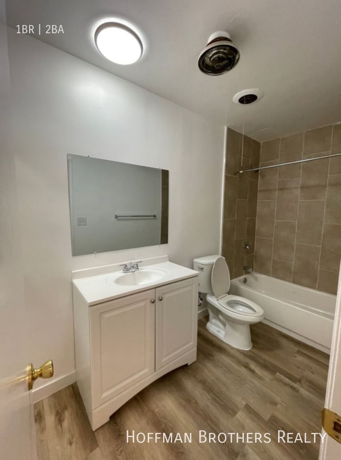 Building Photo - 6039 Whitsett Ave