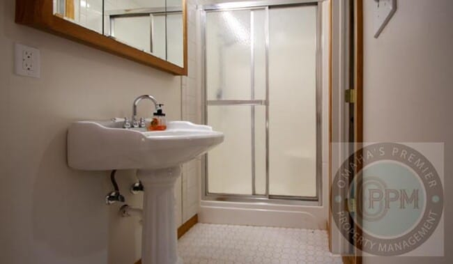 Building Photo - Beautiful 3Bd/2Ba home in Omaha, NE | Finished Basement!