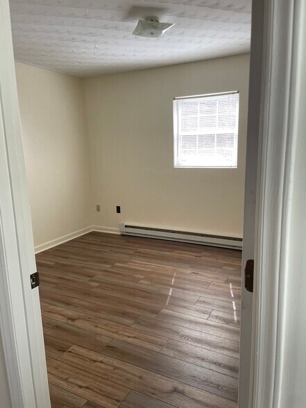 Building Photo - 165 Iced Ln