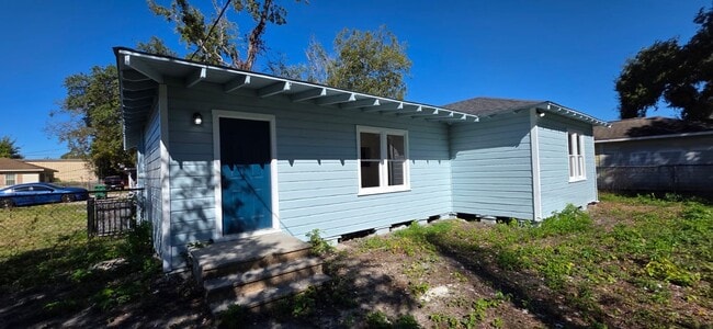 Building Photo - 130 E Witcher Ln