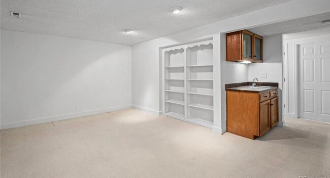 Building Photo - 7542 S Cove Cir