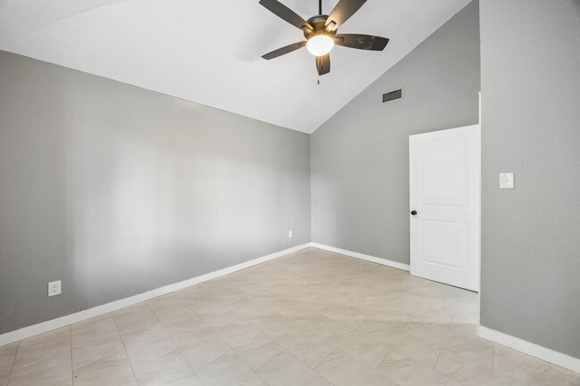 Building Photo - 11554 Gullwood Dr