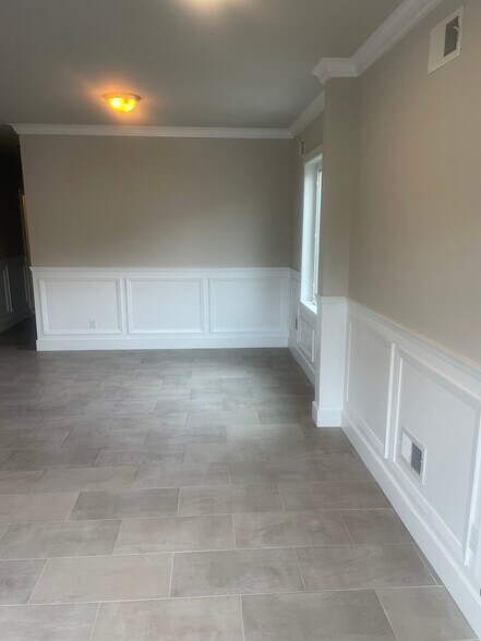 Building Photo - 0 Bartlett Ave