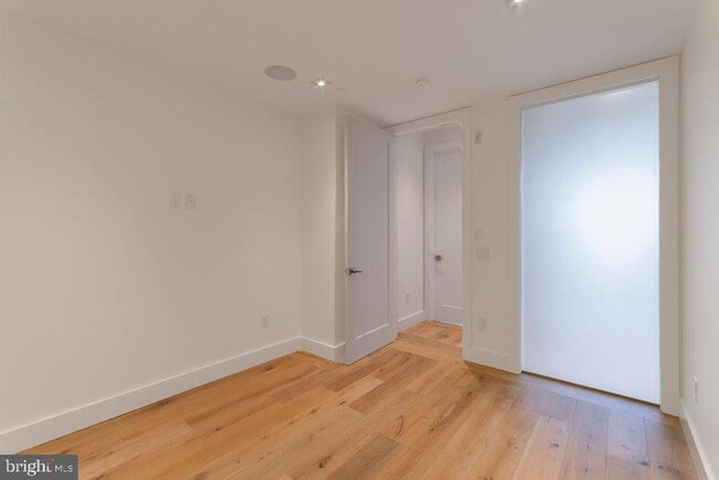 Building Photo - 240 N 2nd St