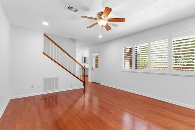 Building Photo - 3219 Thomasville Rd
