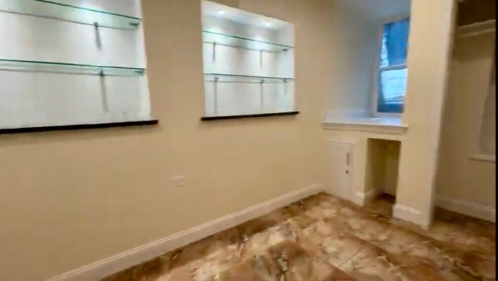 Building Photo - 27 Saint Marys Ct