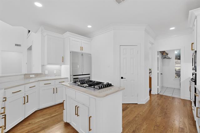 Building Photo - 6440 Fianna Hills Dr