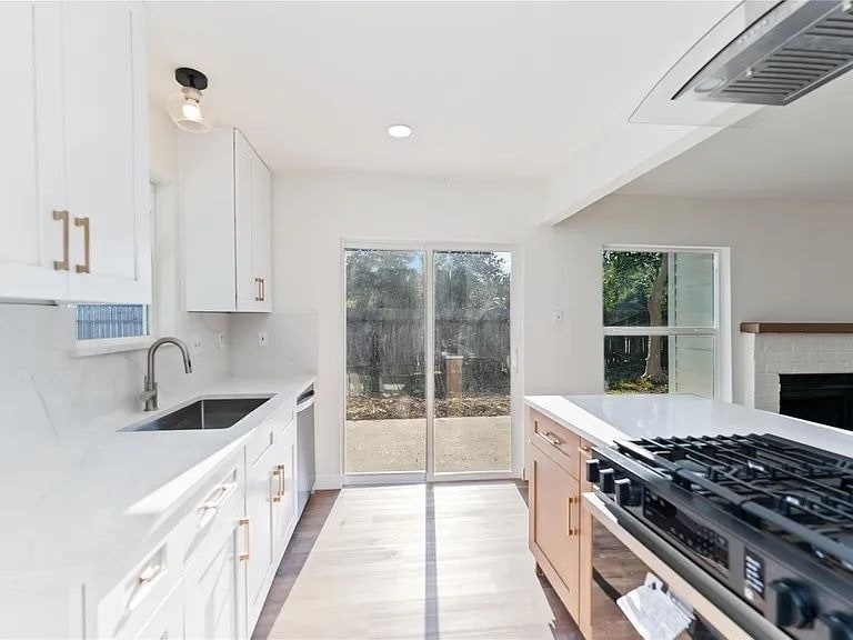 Building Photo - 10307 Staghill Dr