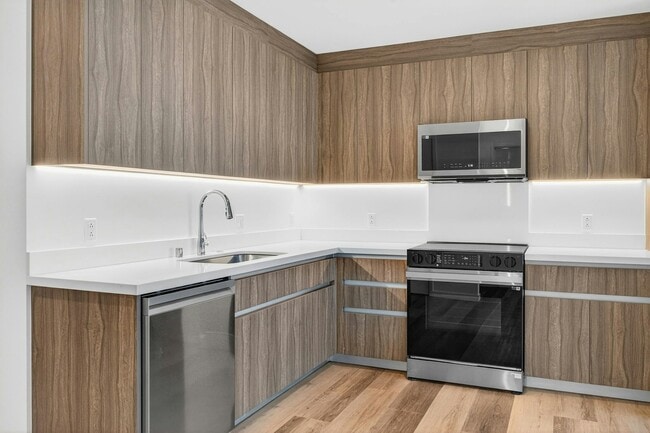 Building Photo - 1500 Rycroft St