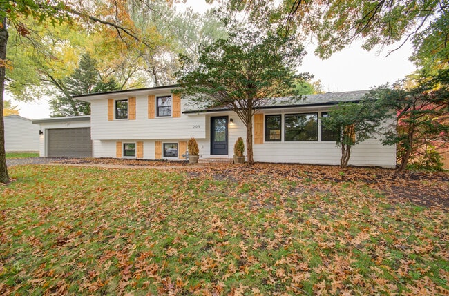 Building Photo - 209 W Gartner Rd