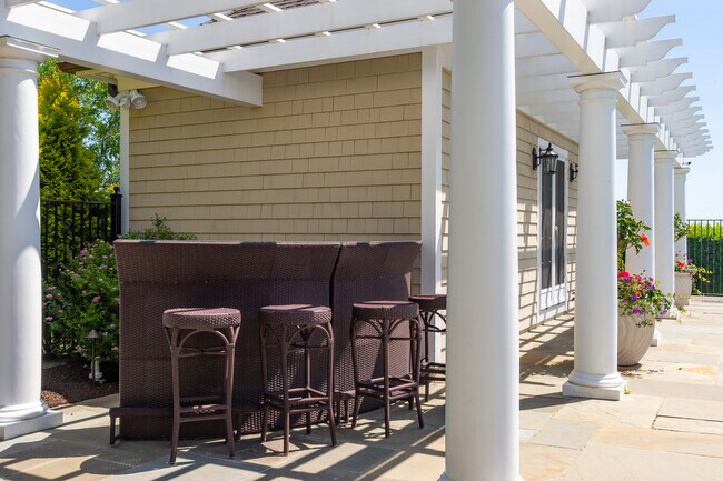 Building Photo - 3 Barclay Sq