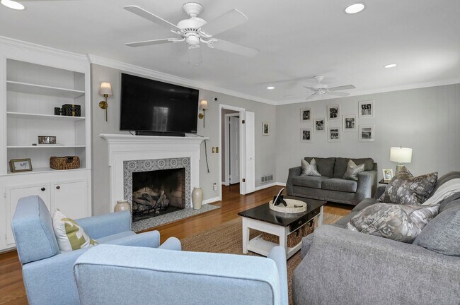 Building Photo - 1 Leconte Ct