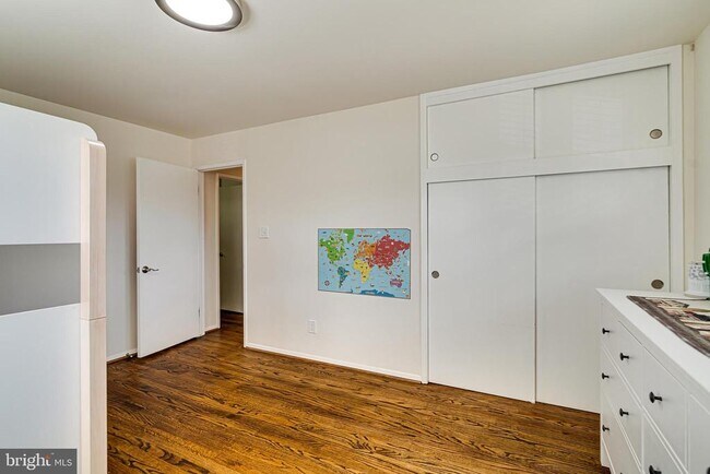 Building Photo - 7606 Jervis St