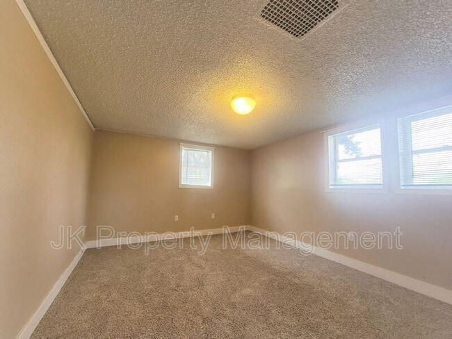 Building Photo - 2118 1st Ave N