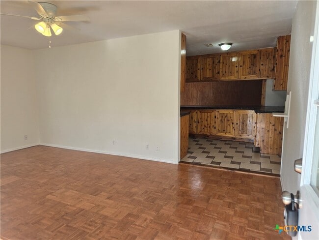 Building Photo - 702 Anaqua Ave