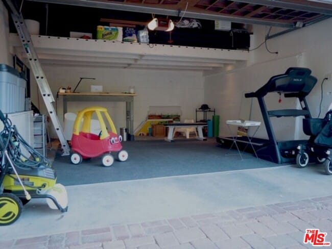 Building Photo - 11720 Laurelcrest Dr