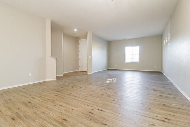 Building Photo - 5303 W Fawn Dr