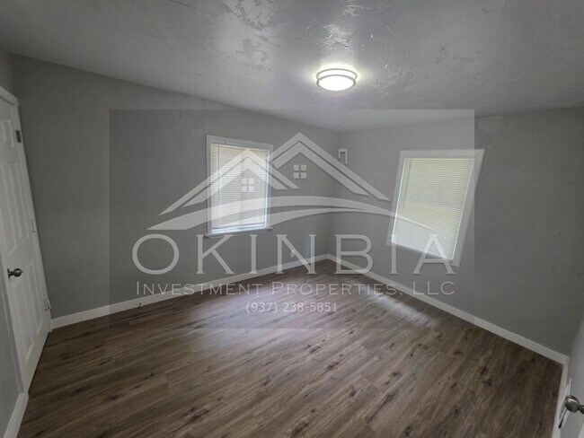 Building Photo - 1402 N Euclid Ave