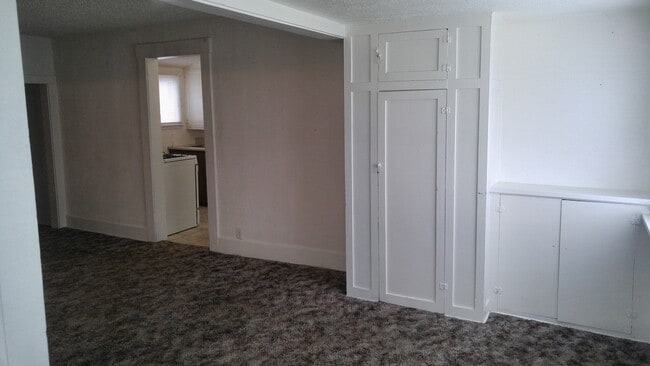 Building Photo - 111 Alderson Ave