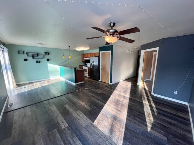 Building Photo - 3905 Thompson Ave