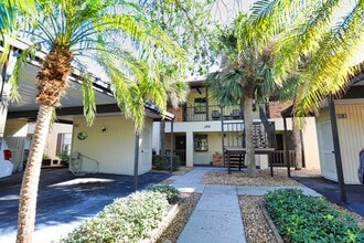 Building Photo - Seasonal Short-term 2-Bedroom 2-Bathroonm Condo located at Mission Lakes!