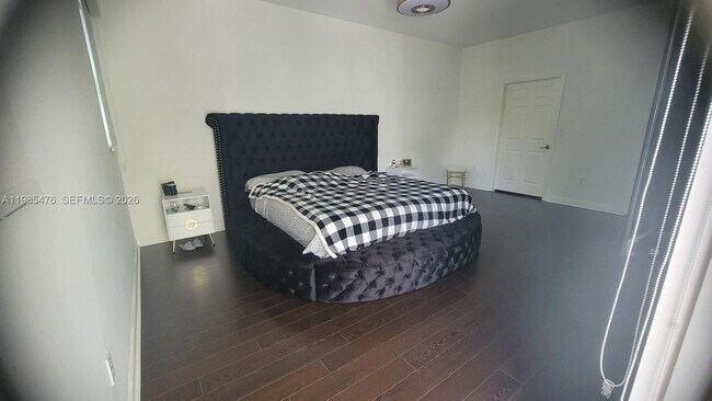 Building Photo - 7414 NW 107 Ct