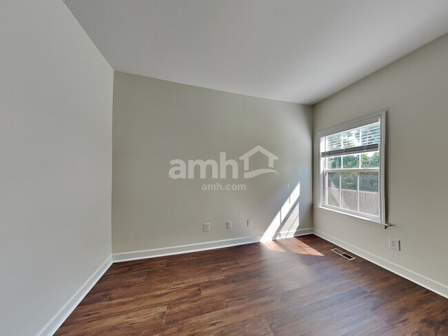 Building Photo - 3047 Romain Trail