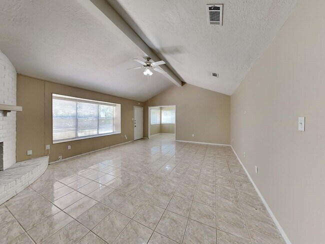 Building Photo - 22610 Meadowgate Dr