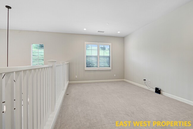 Building Photo - 117 Soaring Eagle