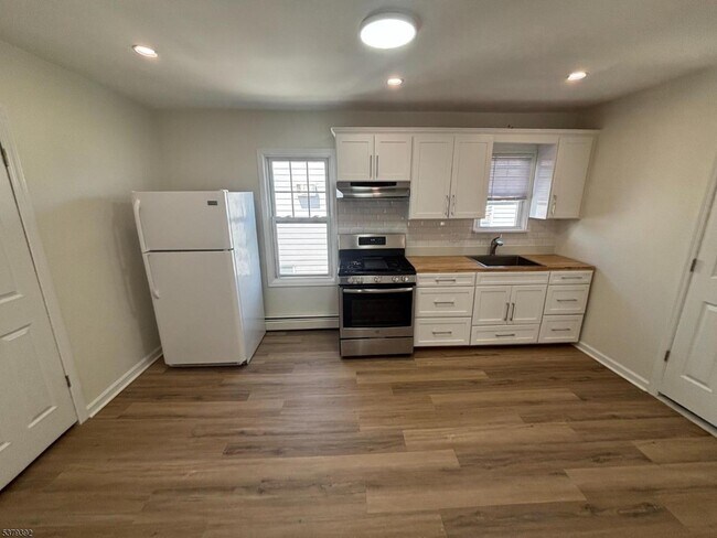 Building Photo - 43 Stager St