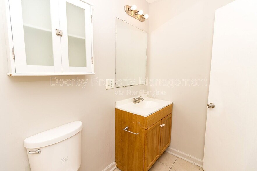 Building Photo - 5345 Lazard St