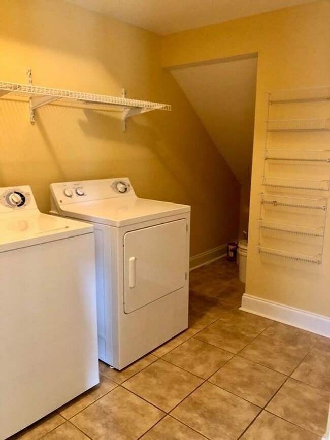 Building Photo - Aspen Ridge