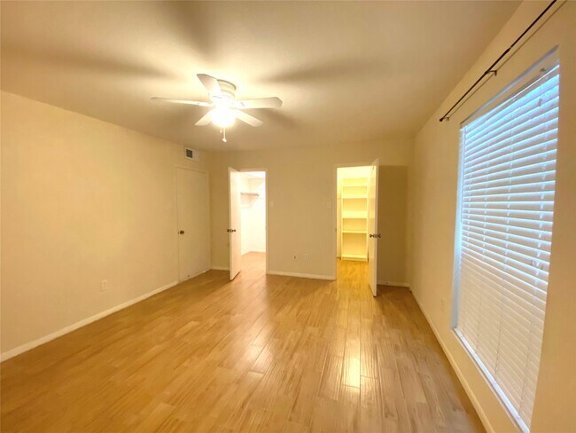 Building Photo - 7575 Katy Fwy