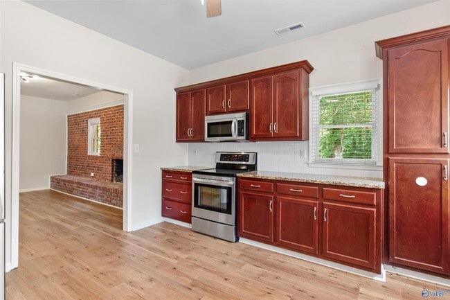 Building Photo - 285 Ruby Dr