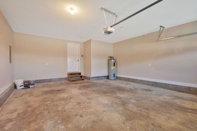 Building Photo - Perfect Family Layout with Office & Large Fenced Backyard | $500 Move-In Incentive for 4/1/26 Mov...